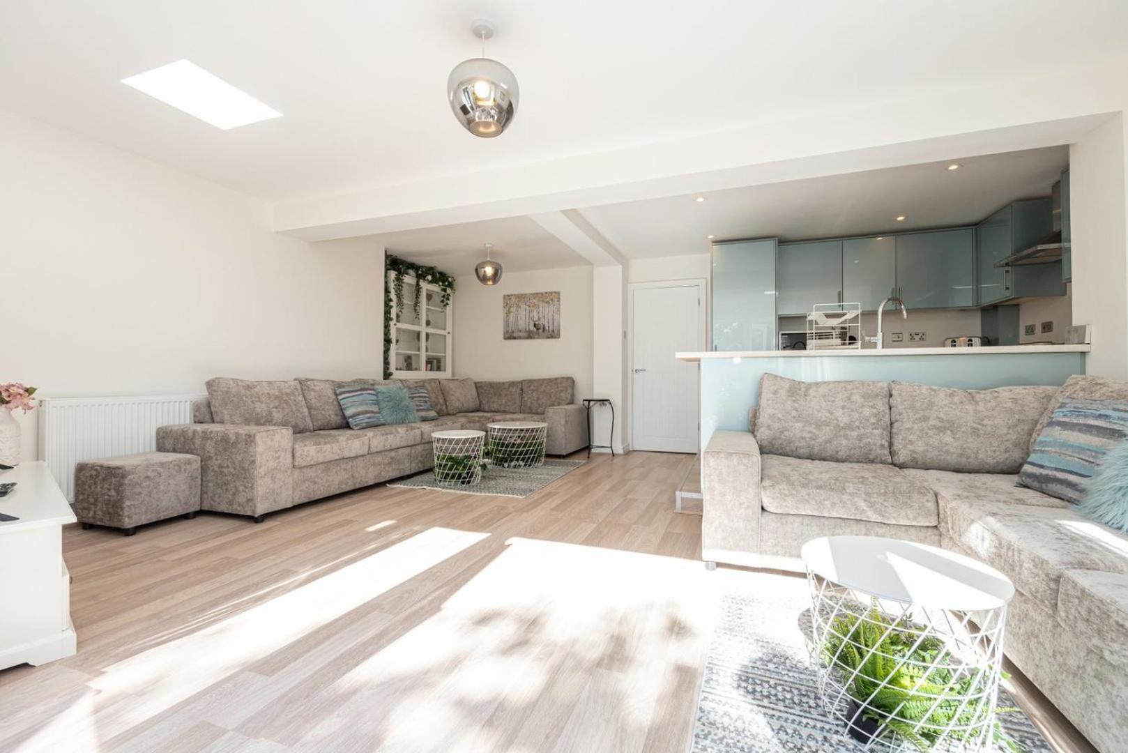Guestready - A Haven By The River Manchester Exterior foto